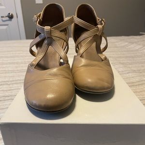 LaDuca Dance Musical Theater Elizabeth Beige Shoes 3” Soft Sole size 6 (34 1/2)